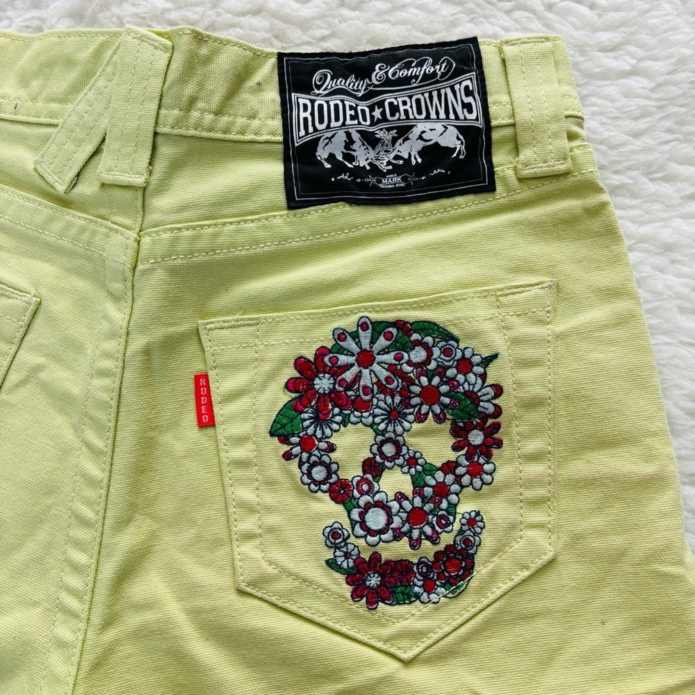 Rodeo Crowns Apple Green  Jeans with Floral Skull Embroidery size 1
